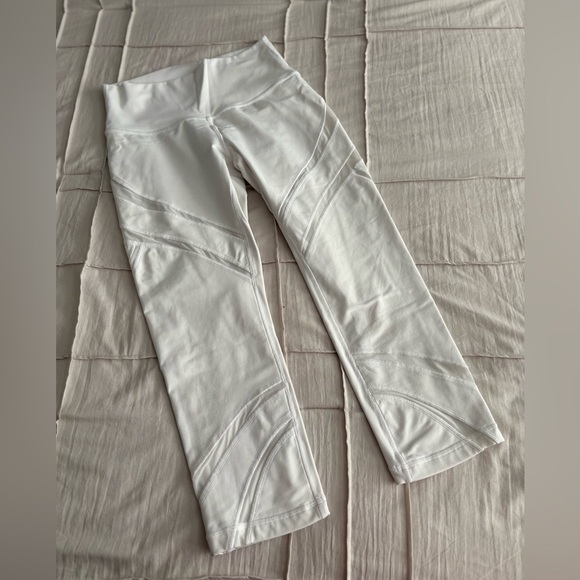 Lululemon White Cropped Leggings – Size 6 - Picture 2 of 5